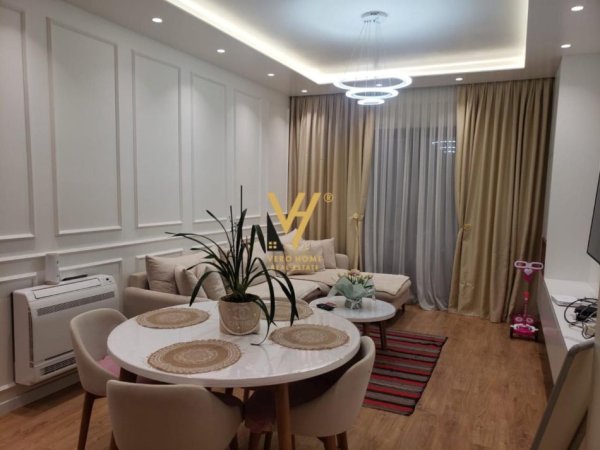 SHITET APARTAMENT 2+1+2+POST PARKIMI TE KOMPLEKSI OASIS 222.000 EURO