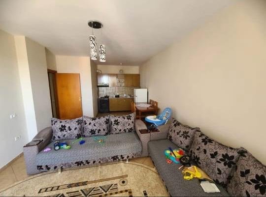 Tirane, Apartament me#Qira(Kinostudio)
