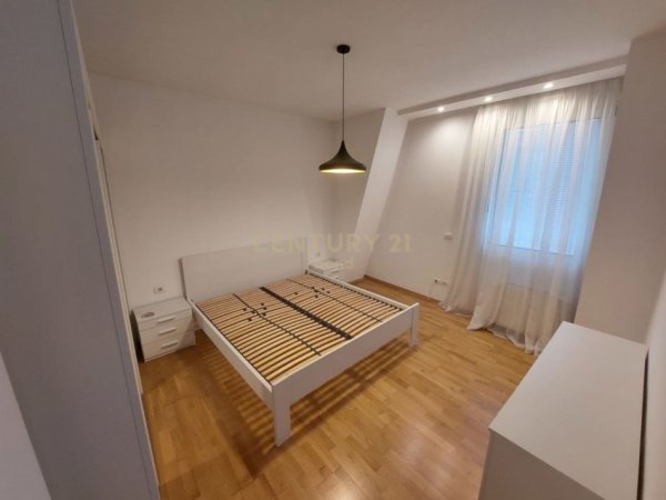 Jepet me Qira Apartament 1+1 perballe Lion Park