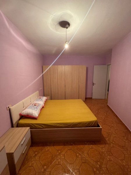 Jepet me qera Apartamenti 2+1 400€, Astir prane Bar Strasbourg