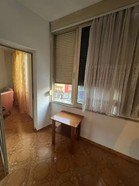 Jepet me qera Apartamenti 2+1 400€, Astir prane Bar Strasbourg