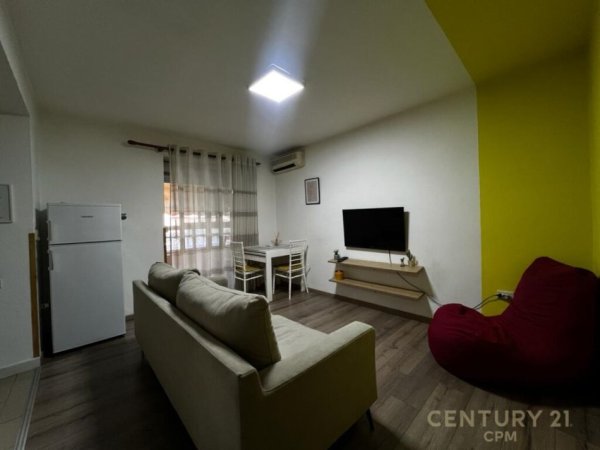 Jepet me qira apartament 2+1 ne Qender