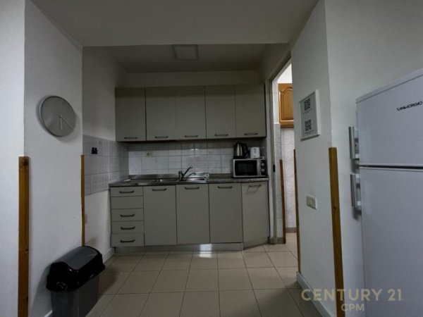 Jepet me qira apartament 2+1 ne Qender