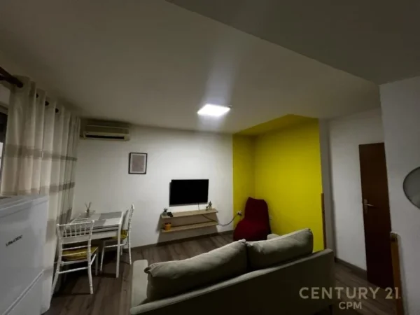 Jepet me qira apartament 2+1 ne Qender