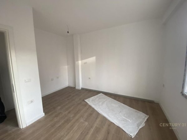 Ofrojme apartament 2+1 per qira tek ish Fusha e Aviacionit!