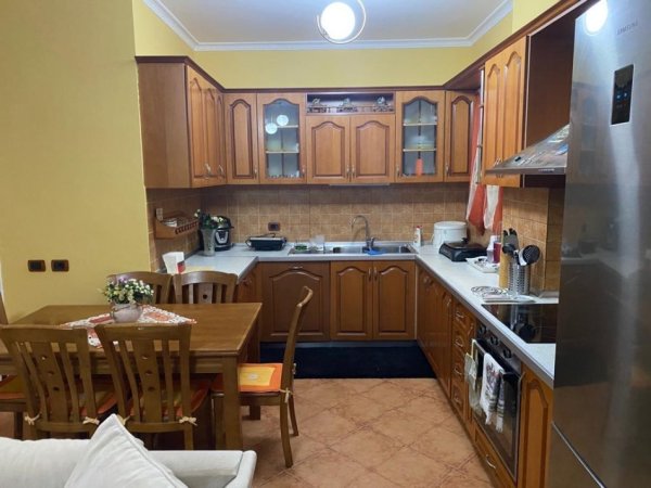 APARTAMENT 3+1+2 PRANE 21 DHJETORIT