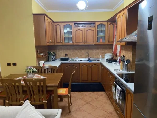 APARTAMENT 3+1+2 PRANE 21 DHJETORIT