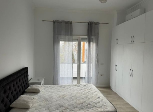 Apartament 2+1+2  me Qira tek Liqeni i Thate, rruga Peti.