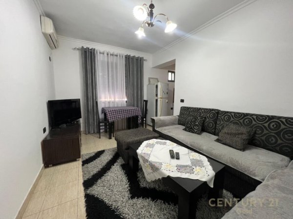 JEPET ME QERA APARTAMENT 2+1 PRANE RRUGES MINE PEZA!