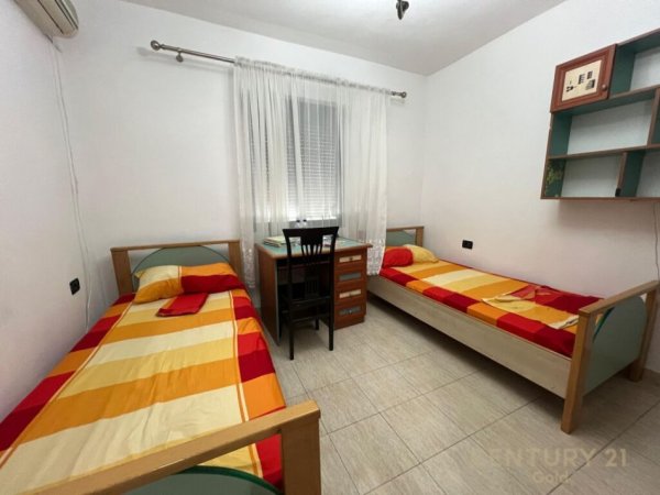 JEPET ME QERA APARTAMENT 2+1 PRANE RRUGES MINE PEZA!