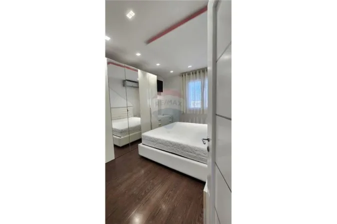 Apartament me qera tek Kristal Center