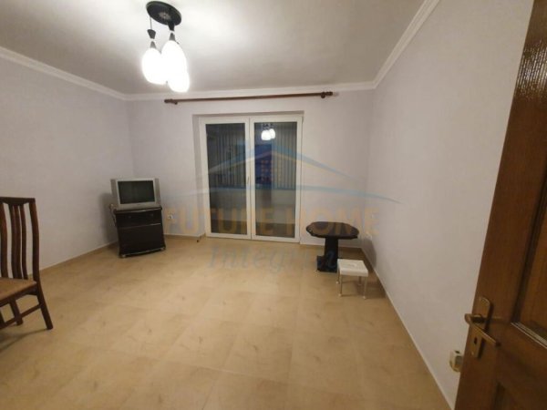 Shitet, Apartament 2+1, Rruga e Elbasanit,135000