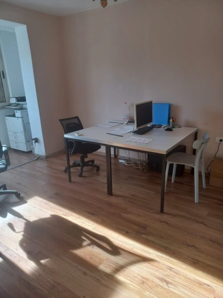 Qera- Apartament 1+1 per zyra ne 21