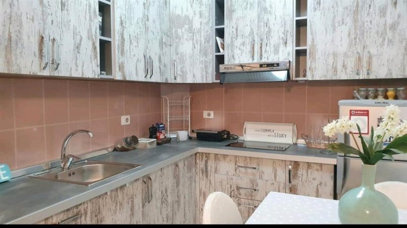 Apartament Me Qera 1+1 Tek Xhamia E Tabakeve (ID B210615) Tirane