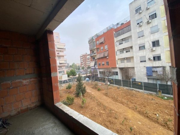 SHITET APARTAMENT 1+1 BULEVARDI I RI TIRANE