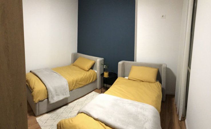 Shiten dy krevat tek 90x200 + dyshek - 300 Euro