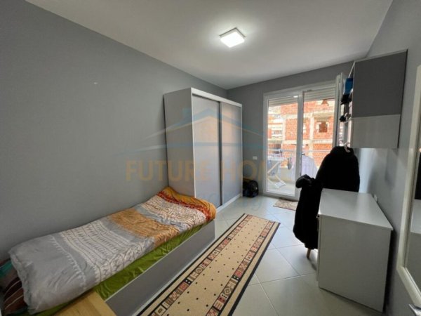 Shitet, Apartament 3+1+2, Kopshti Botanik, Tiranë.