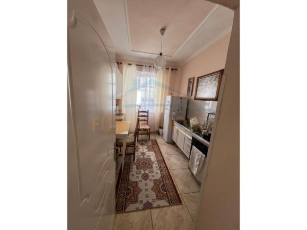 Shitet, Apartament 1+1, 21 Dhjetori, Tiranë.