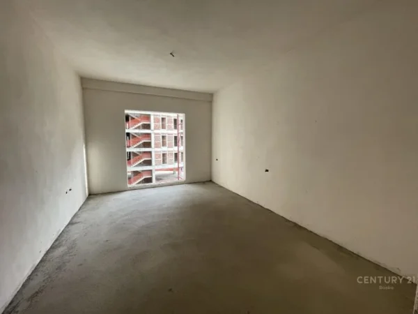 APARTAMENT 2+1 PER SHITJE PRANE ZOGUT TE ZI!