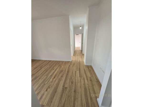 APARTAMENT 2+1 NE XHAMLLIK TE ISH-PROFARMA!!