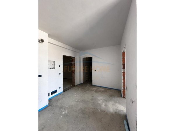 Shitet, Apartament 1+1, Akses Tirana.