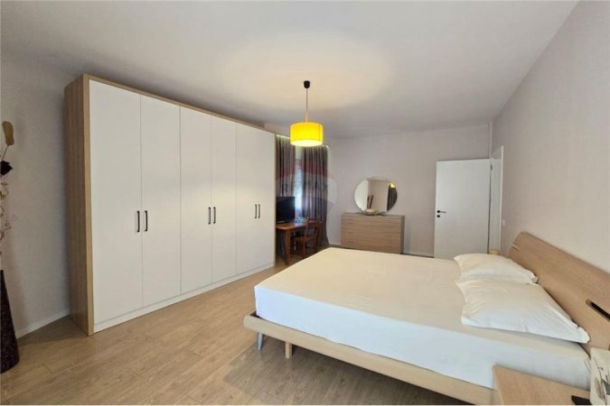 Apartament 2+1+ parkim per qira te Komuna e Parisit !