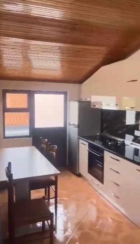 Apartament 2+1 me qera - Jordan Misja