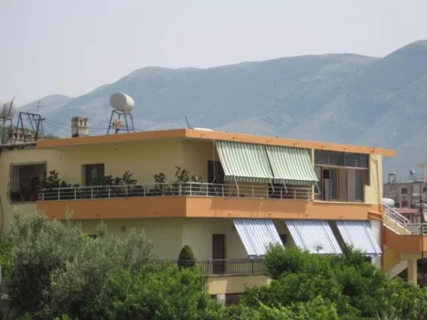 Orikum, jepet me qera apartament ne plazh 2+1+A+BLK Kati 2, 3.000 Leke (Rr. Demokracia)