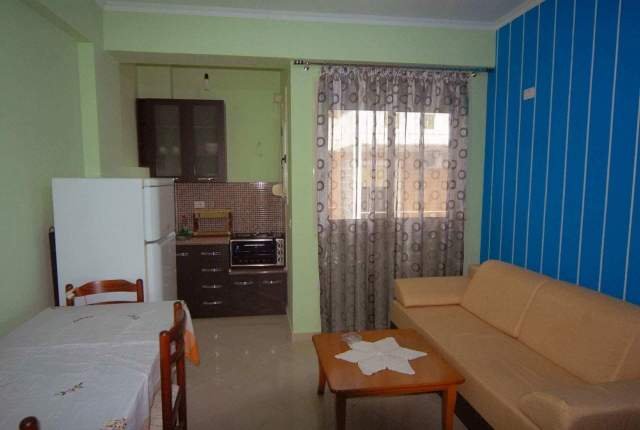 Vlore, jap me qera 2 apartamente ne plazh 1+1+BLK Kati 3, 60 m² 35 €/nata (Uji i ftohte, prane rezidences qeveritare)