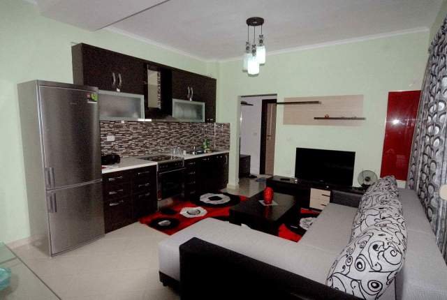 Vlore, jap me qera apartament ne plazh 1+1+BLK Kati 3, 70 m² (Uji i ftohte), 35 €/nata