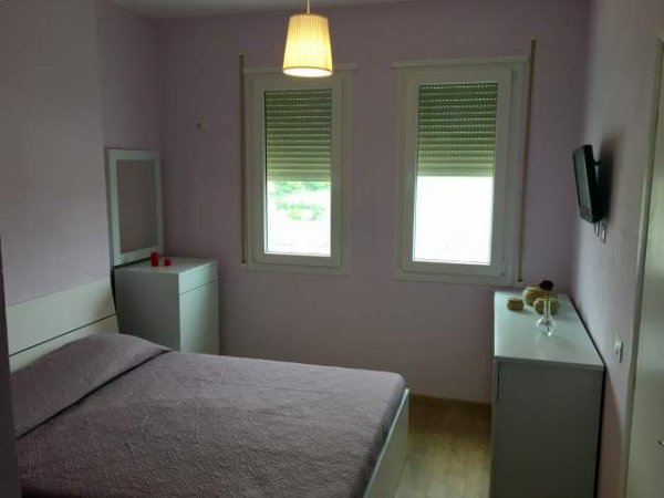 Vlore, jap me qera apartament ne plazh 1+1 Kati 3, 30 m² 25 Euro (Orikum)