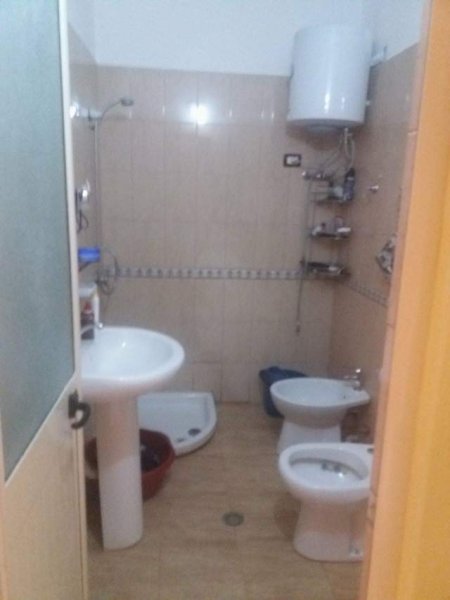 Durres, jap me qera apartament 1+1+BLK Kati 5, 50 m² 25 Euro (PLAZH)