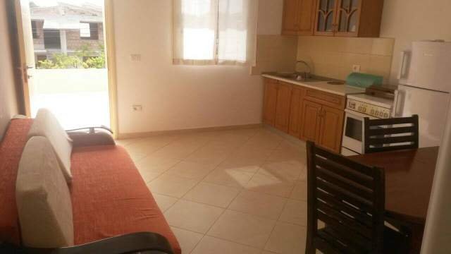 Vlore, ofroj Penthouse Kati 2, 60 m² 2.000 Leke (plazhi i vjeter, 200 m larg nga plazhi)