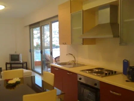 Sarande, jap me qera apartament ne plazh 2+1+A+BLK Kati 4, 96 m² 30 Euro/nata (Prane Portit Turistik)