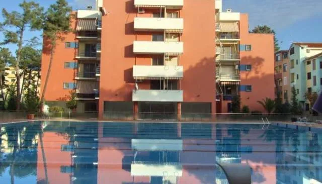 Durres, jap me qera Penthouse 2+1+A+BLK Kati 2, 100 m² 50 Euro (Rruga e Plazhit, Kompleksi Alb Adriatik)