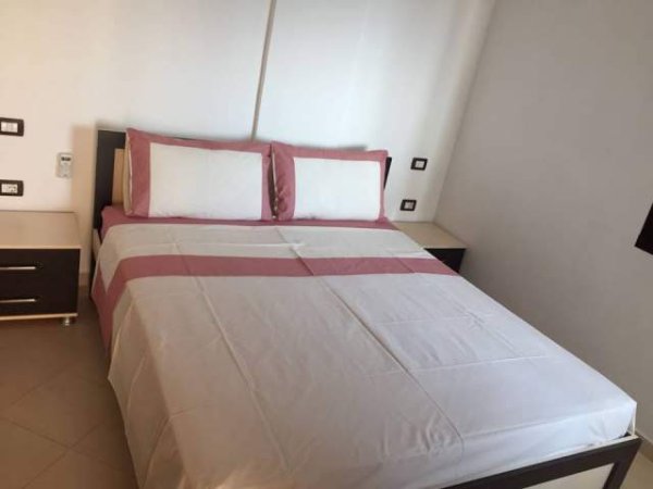 Vlore, jap me qera dhome ne plazh 80 m²  (Radhime)