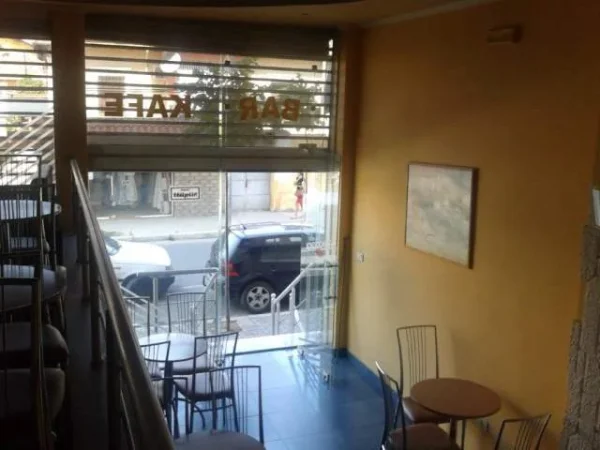 Tirane, shes dyqanl Kati 1, 60 m²  (Rr. Qemal Stafa) 190.000 Euro