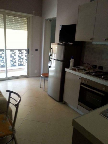 Vlore, jap me qera garsonier 1+1+BLK Kati 4, 50 m² 15 Euro/nata (Pelivan Leskaj)