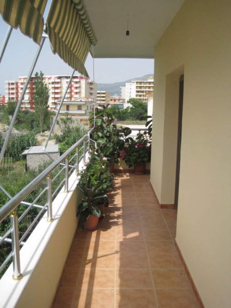 Vlore, apartament me qera (Orikum), prenotime: 0692283096