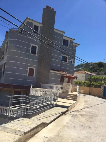 Himare, jap me qera apartament ne plazh 2+1+A+BLK Kati 1