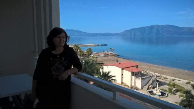 Vlore, jap me qera Penthouse Kati 6, 70 m² 30 Euro (UJI FTOHTE)