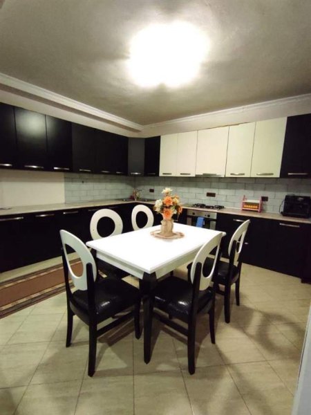 Tirane, jepet me qera apartament 2+1+A+BLK Kati 2, 100 m² 400 Euro (Vasil Shanto)