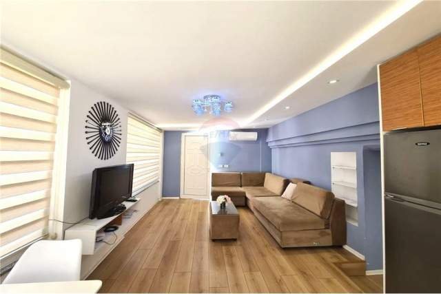 Tirane, jepet me qera apartament 2+1 Kati 4, 80 m² 350 Euro (Komuna e Parisit - Kristal Center)