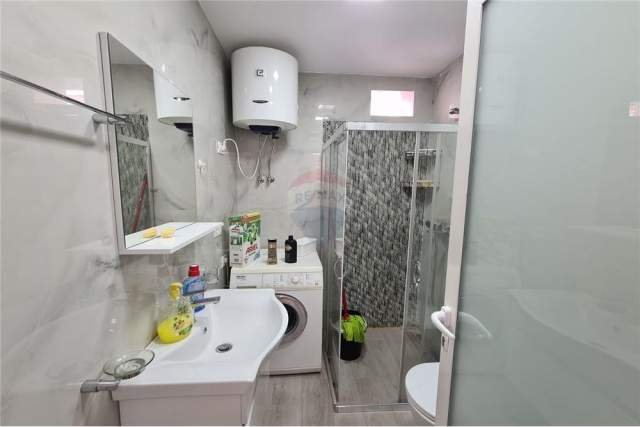Tirane, jepet me qera apartament 2+1 Kati 4, 80 m² 350 Euro (Komuna e Parisit - Kristal Center)