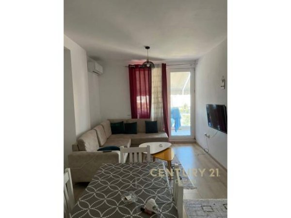 Tirane, jepet me qera apartament 1+1 Kati 8, 41 m² 350 Euro (Ish fusha e aviacionit)