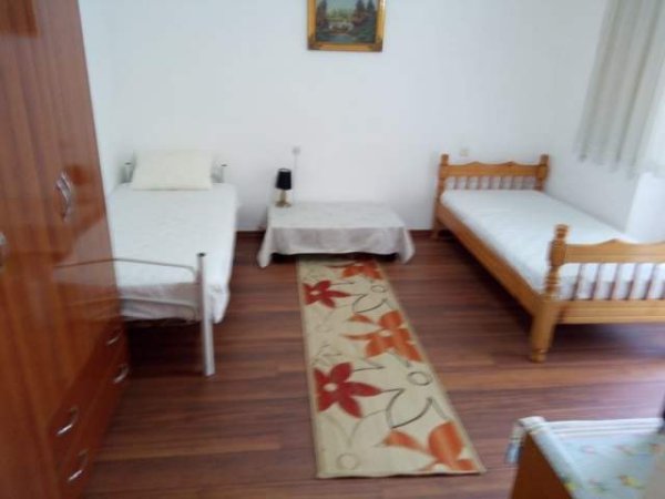 Tirane, jap me qera garsonier 1+1+BLK Kati 2, 20.000 Leke (Rruga Sytki Cico /Brryli)