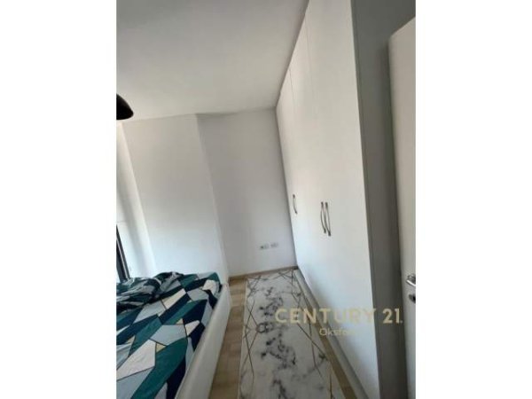 Tirane, jepet me qera apartament 1+1 Kati 8, 41 m² 350 Euro (Ish fusha e aviacionit)