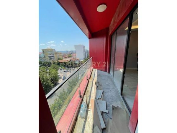 Tirane, jepet me qera apartament 2+1+BLK Kati 5, 124 m² 500 Euro (Rruga e Dibres)