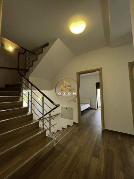Tirane, jepet me qera Vile 3 Katshe Kati 0, 438 m² 2.500 Euro (TEG)