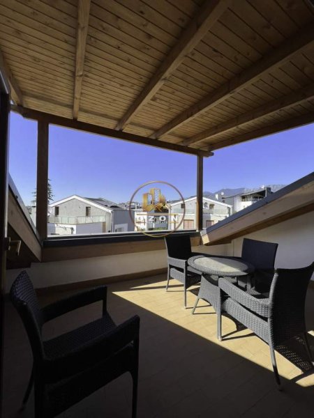 Tirane, jepet me qera Vile 3 Katshe Kati 0, 330 m² 1.500 Euro (TEG)